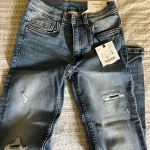 Zara boy’s Blue Distressed Jeans new with tags